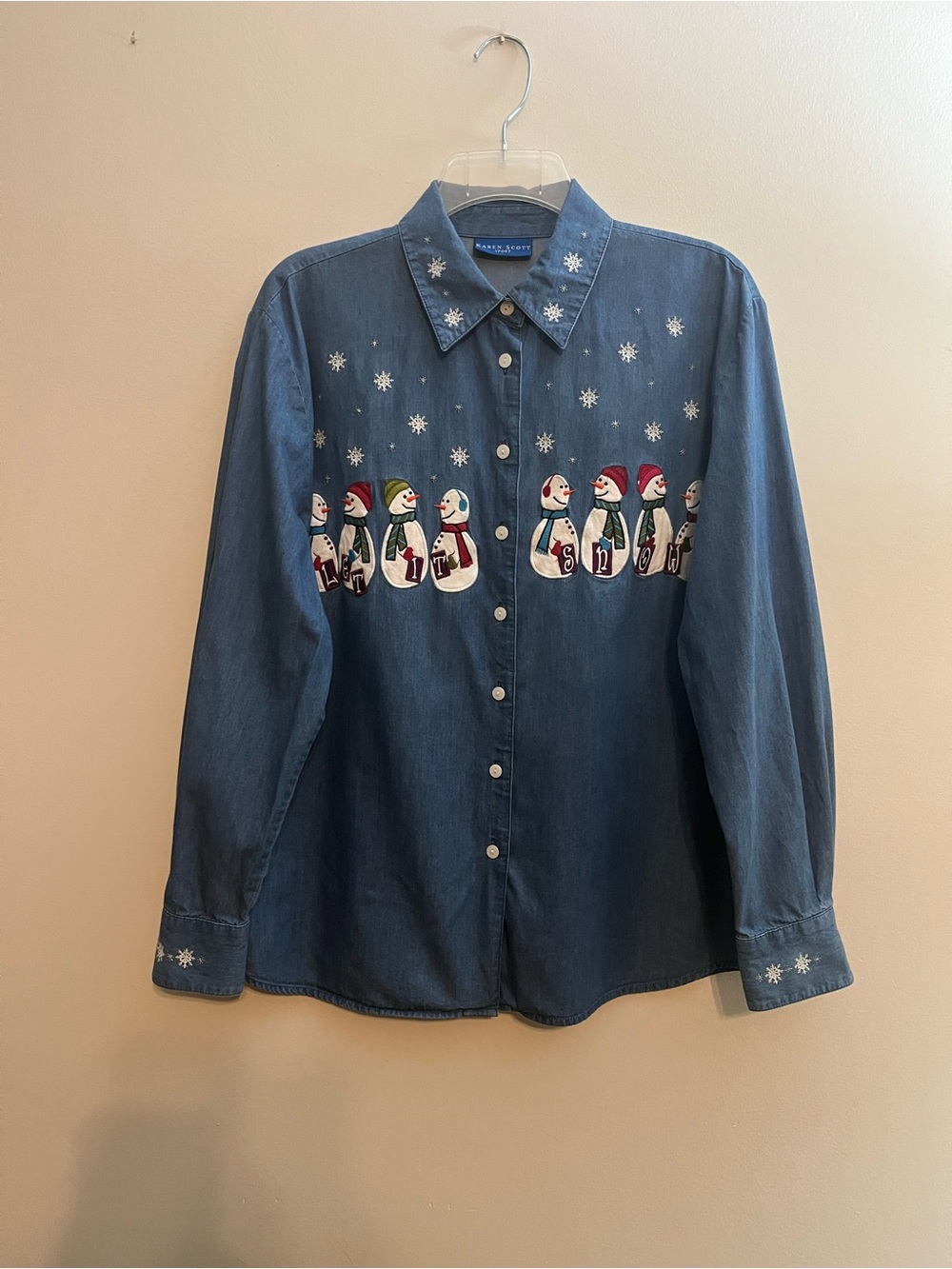 Karen Scott Women's Denim Snowman Embroidered Shirt Size M “Let It Snow” Winter